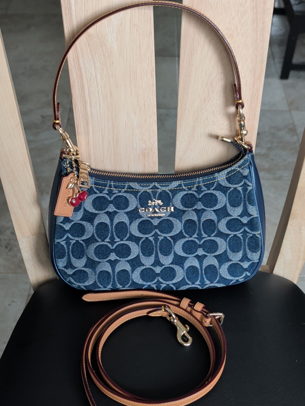 Coach Teri Signature Denim Shoulder/Crossbody (CAF82)